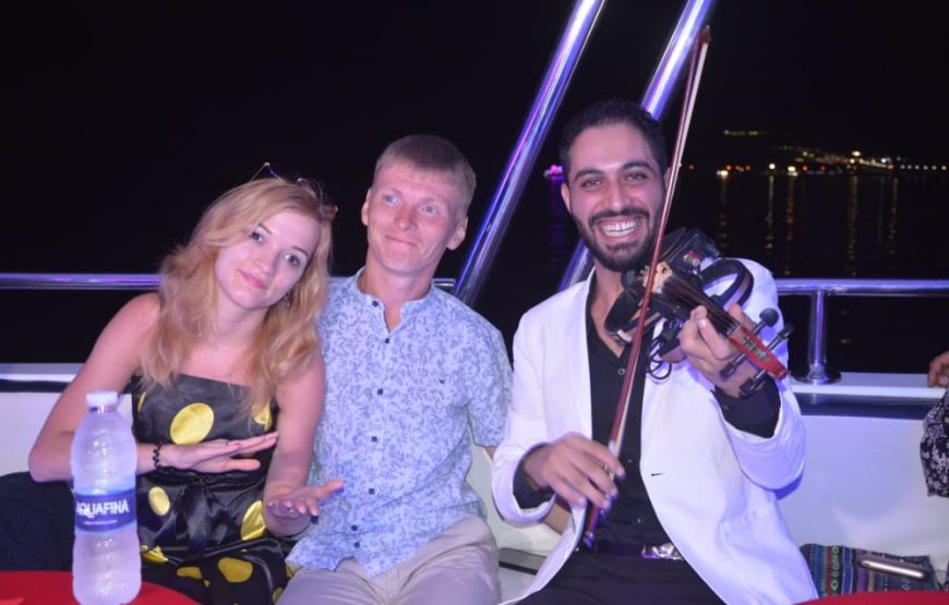 Serata Romantica con Cena sulla Barca a Sharm el Sheikh
