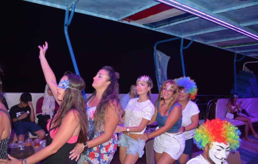 Serata Romantica con Cena sulla Barca a Sharm el Sheikh