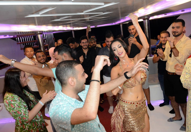 Serata Romantica con Cena sulla Barca a Sharm el Sheikh